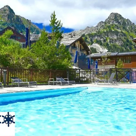 Arc 1950 - Cozy With Mountain View Apartment *